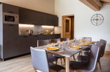 Alpe D’Huez Luxury Rental Appartment Amarua Dining Room