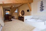 Chamonix Les Houches Location Chalet Luxe Picrolite Chambre Jacuzzi