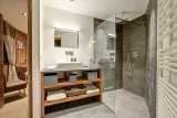 Chamonix Luxury Rental Appartment Courise Bathroom