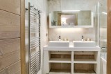 Courchevel 1550 Luxury Rental Appartment Telukia Bathroom