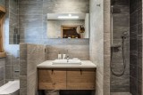 Courchevel 1550 Luxury Rental Chalet Niebite Bathroom 2
