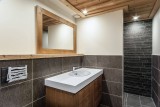 Courchevel 1550 Luxury Rental Chalet Niurer Bathroom