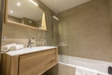 Courchevel 1650 Luxury Rental Appartment Alti Bathroom 2