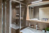 Courchevel 1650 Luxury Rental Appartment Amorile Bathroom 2