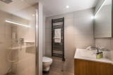 Courchevel 1650 Luxury Rental Appartment Aurilite Bathroom