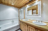 Courchevel 1650 Luxury Rental Chalet Neziluvite Bathroom