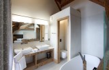 Les Deux Alpes Luxury Rental Chalet Wallomia Bathroom