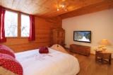 Les Deux Alpes Luxury Rental Chalet Wax Opal Chambre 2