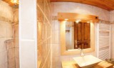 Les Deux Alpes Luxury Rental Chalet White Garnet Shower Room
