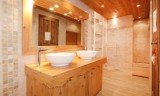 Les Deux Alpes Luxury Rental Chalet White Garnet Shower Room 3