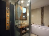 Les Menuires Luxury Rental Chalet Lanigrette Bathroom