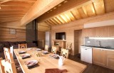 Les Menuires Luxury Rental Chalet Mizzanite Dining Room