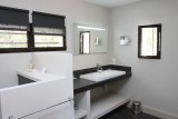 Luberon Luxury Rental Villa Lime Outdoor Bathroom