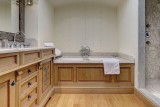 Megève Luxury Rental Appartment Cafersite Bathroom