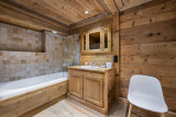 Méribel Location Chalet Luxe Novakulite Baignoire 