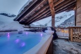 Val d’Isère Location Appartement Luxe Aramias Jacuzzi