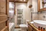 Val d’Isère Luxury Rental Apartment Vesuvianite Bathroom