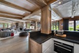 Val d’Isère Luxury Rental Appartment Viorne Bedroom Kitchen