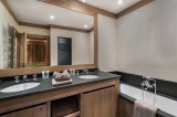 Val d’Isère Luxury Rental Appartment Viorne Bedroom Bathroom 3
