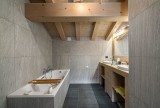 Val d’Isère Luxury Rental Chalet Eclaito Bathroom 2