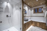 Val d'Isère Location Chalet Luxe Grenat De Boheme Douche