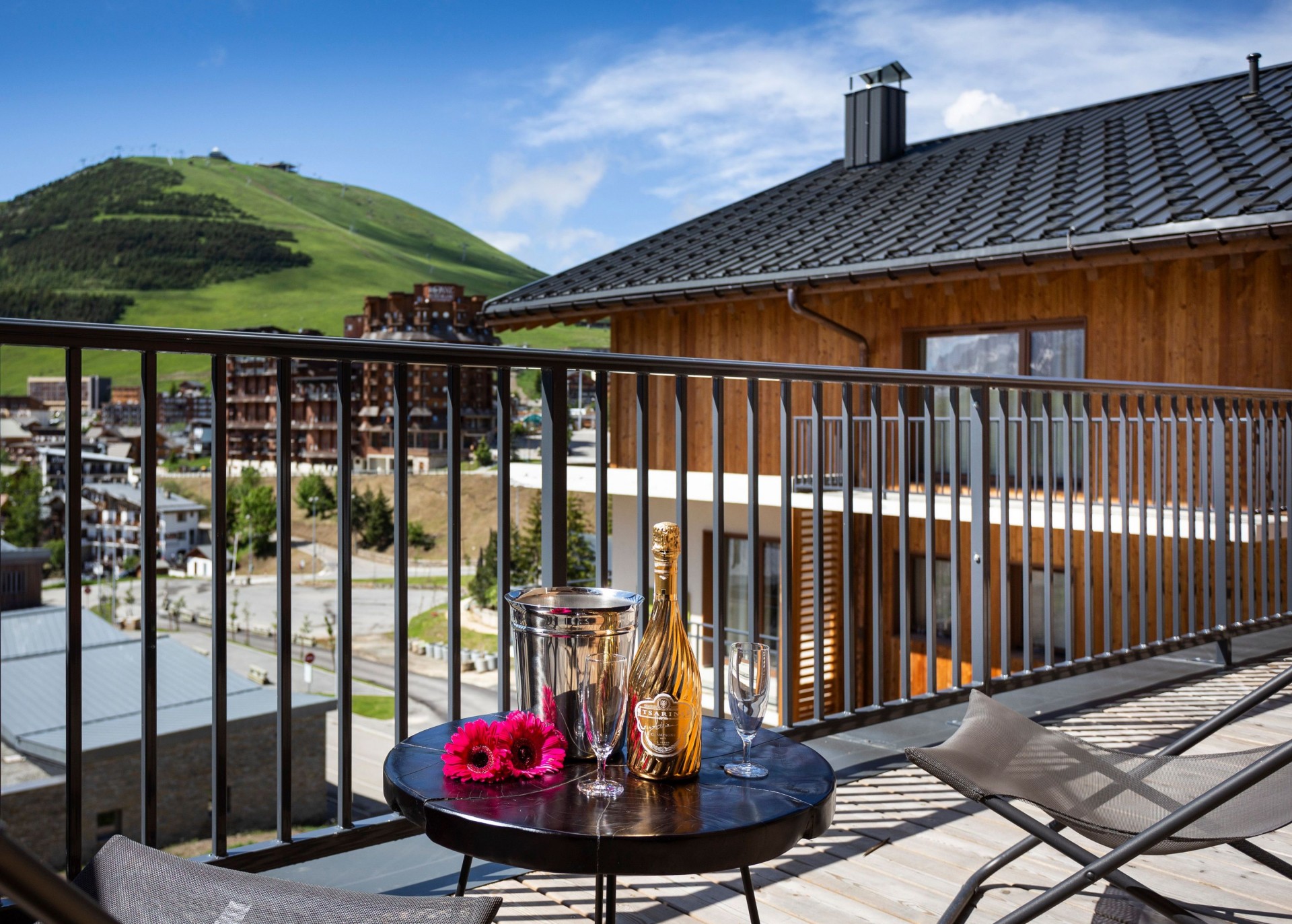 Alpe D’Huez Luxury Rental Appartment Amarua Balcony