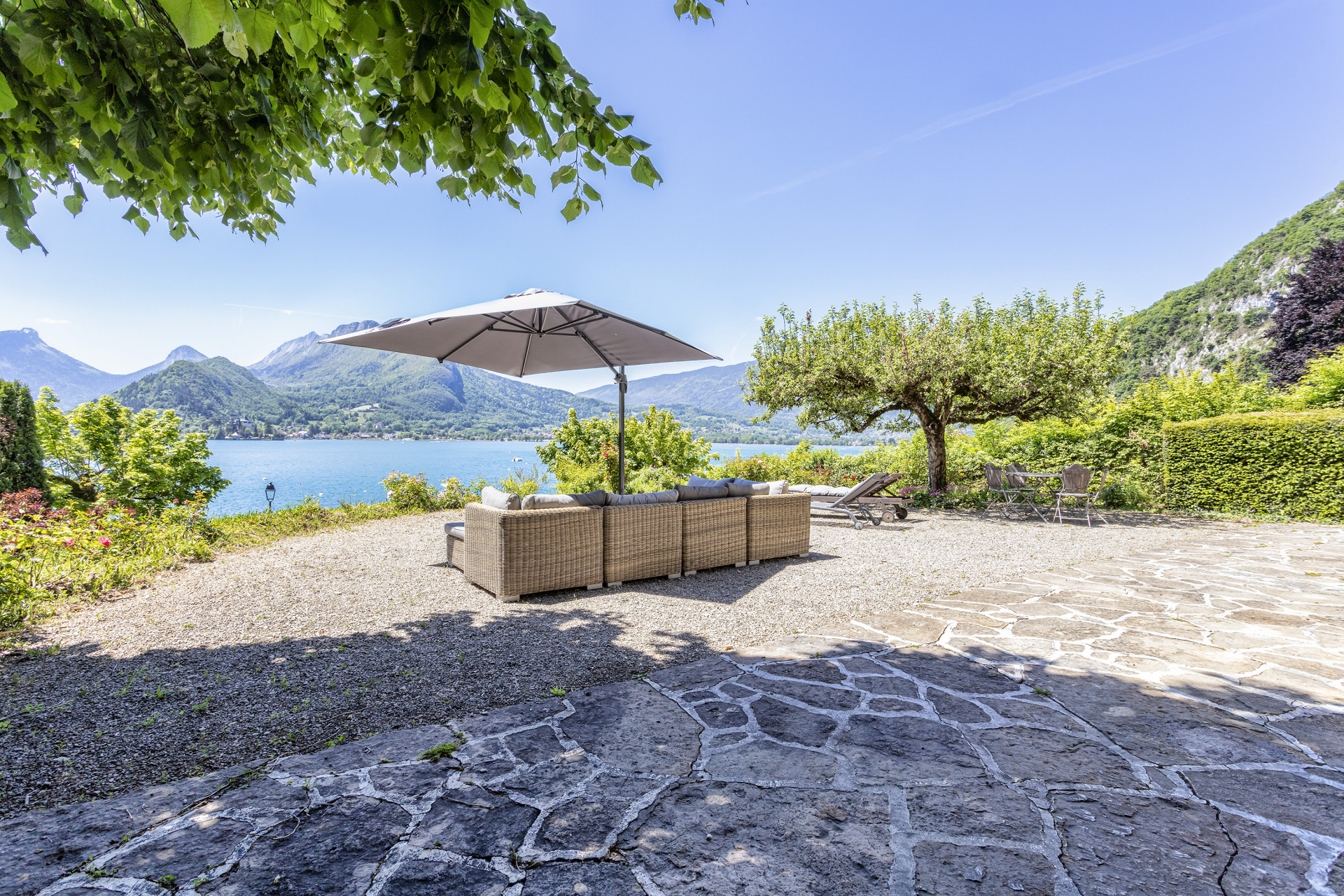 Annecy Location Villa Luxe Howelite Jardin