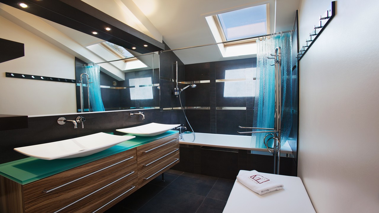 Annecy Luxury Rental Villa Pierre de Fee Bathroom