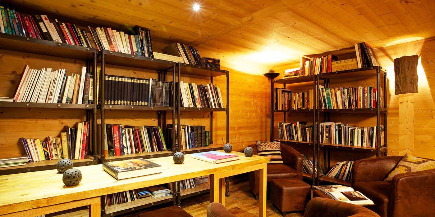 Argentière Location Chalet Luxe Calcite Librairie 