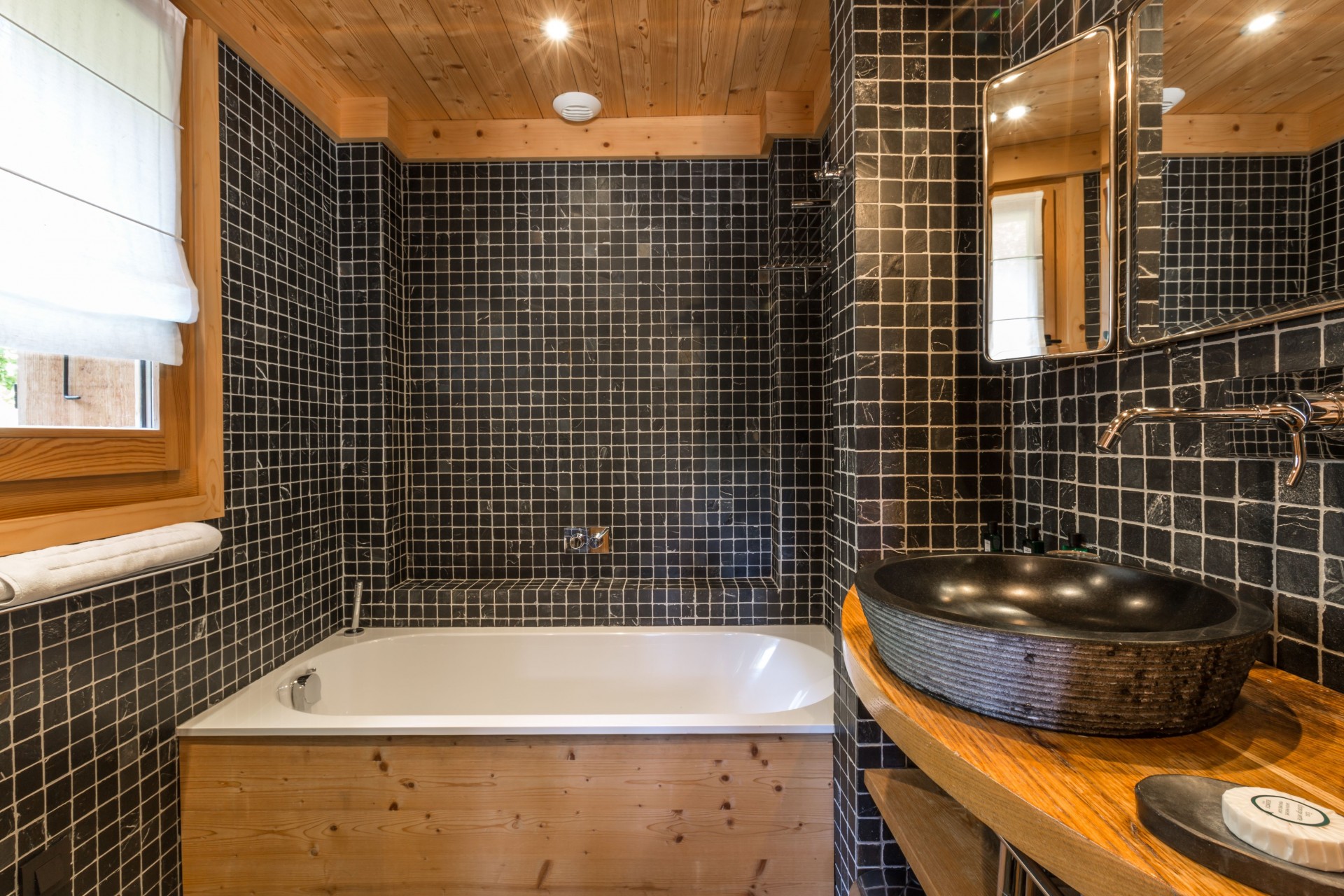 Argentière Location Chalet Luxe Calderite Chambre2 Sdb