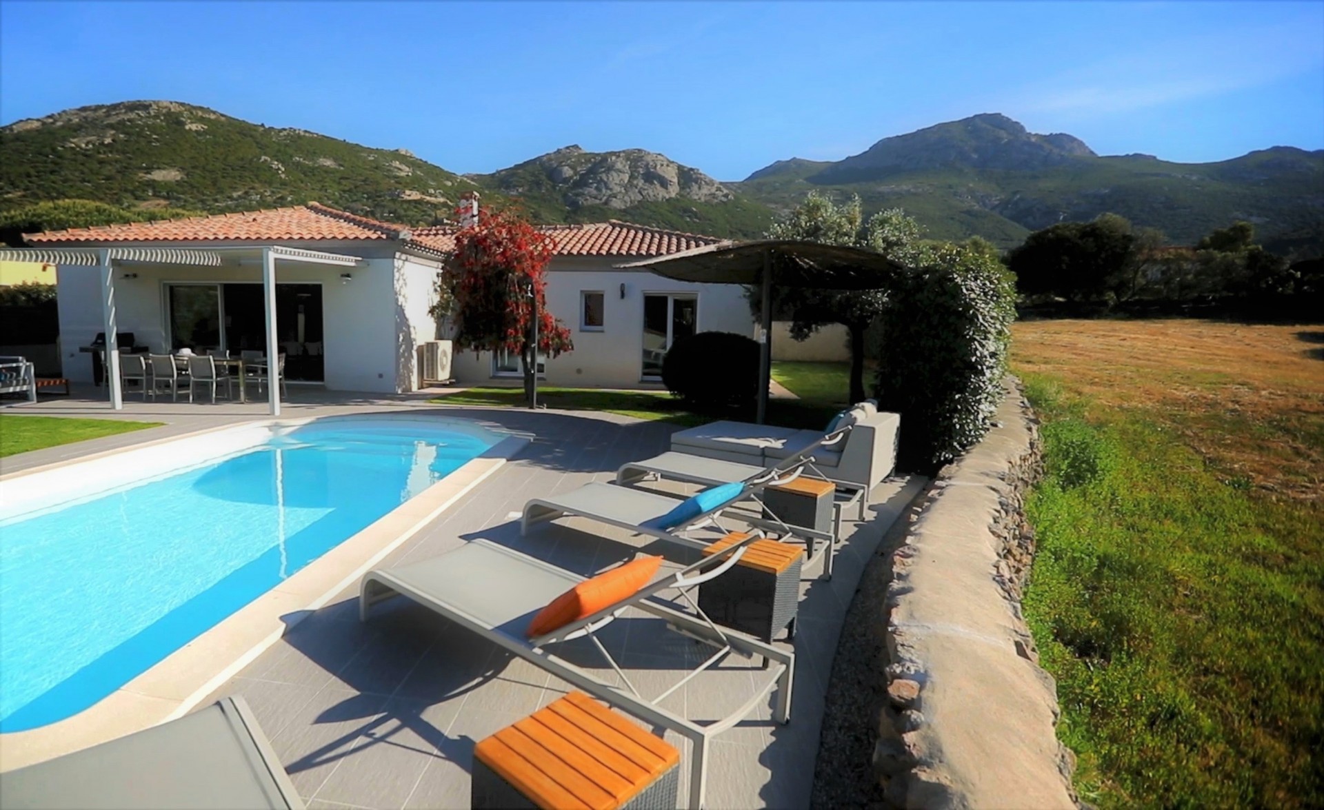 calvi-location-villa-luxe-curcuma