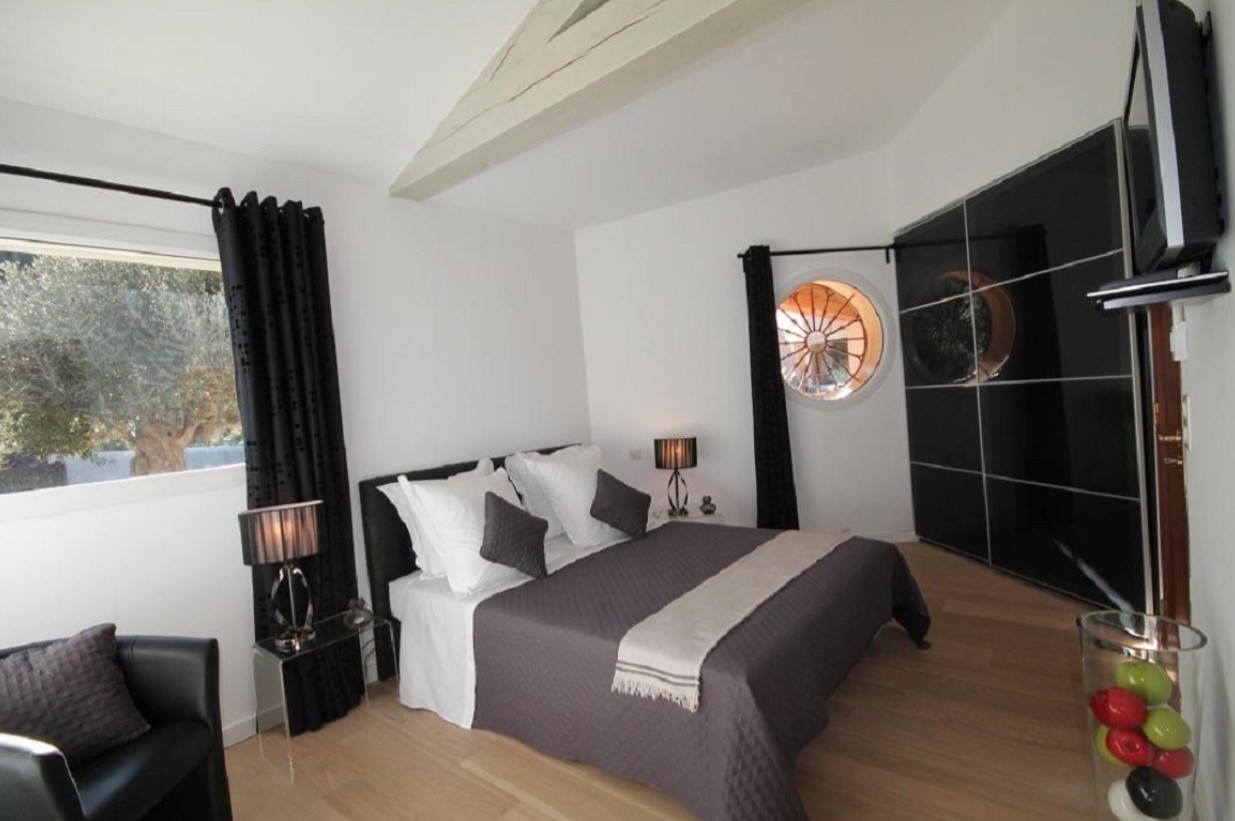 Cannes Luxury Rental Villa Carraluma Bedroom 5