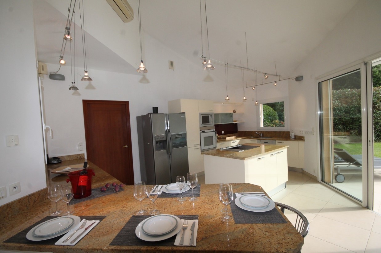 Cannes Luxury Rental Villa Carraluma Dining Room