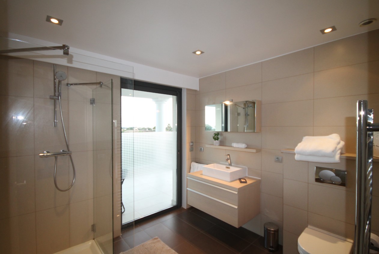 Cannes Luxury Rental Villa Coquelourde Shower Room 2