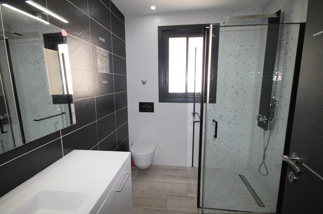 Cannes Luxury Rental Villa Corydale Shower Room
