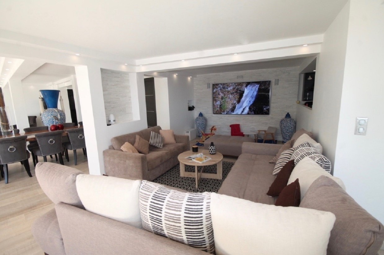 Cannes Luxury Rental Villa Corydale Living Room 2
