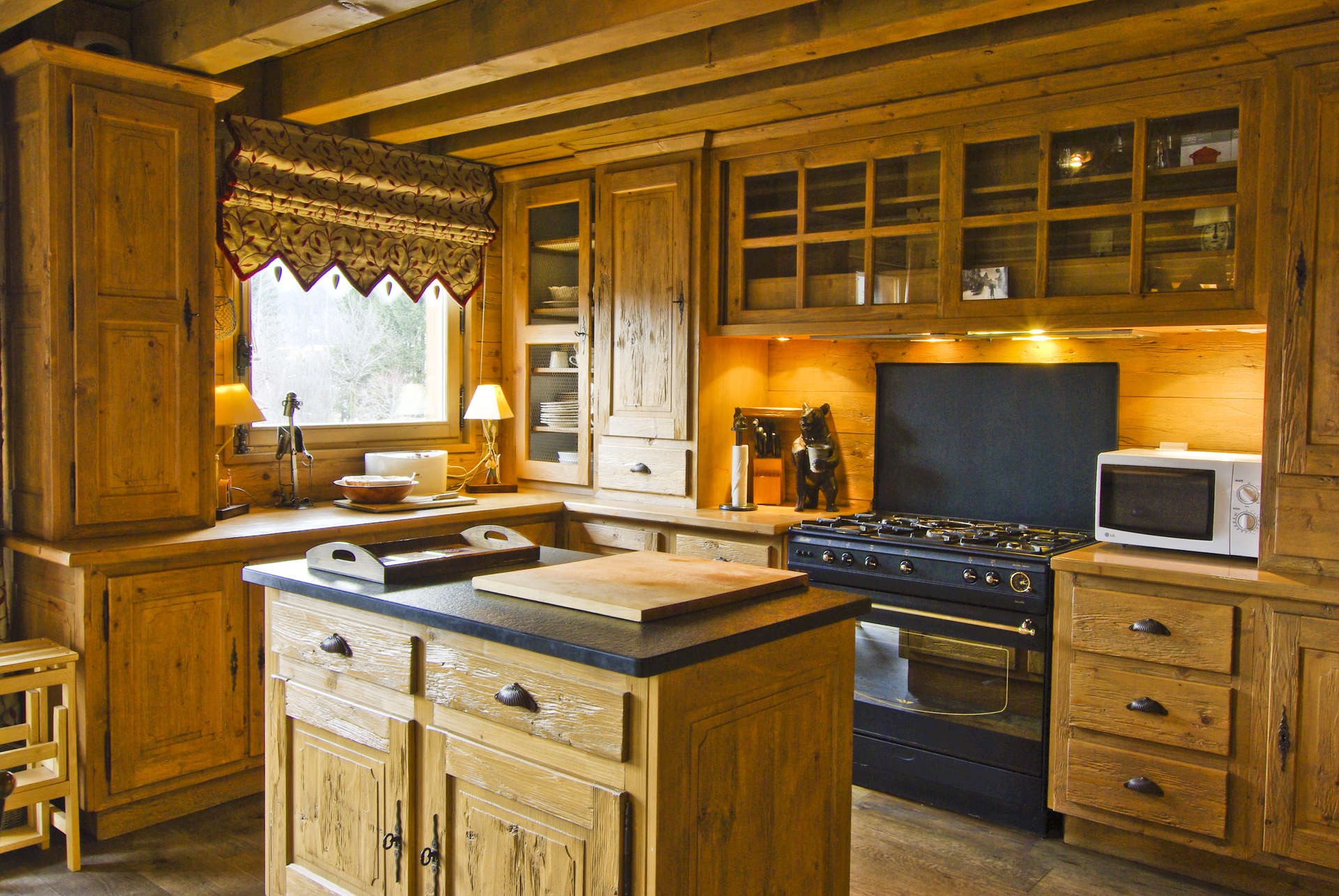 Chamonix Luxury Rental Chalet Collinsite Kitchen
