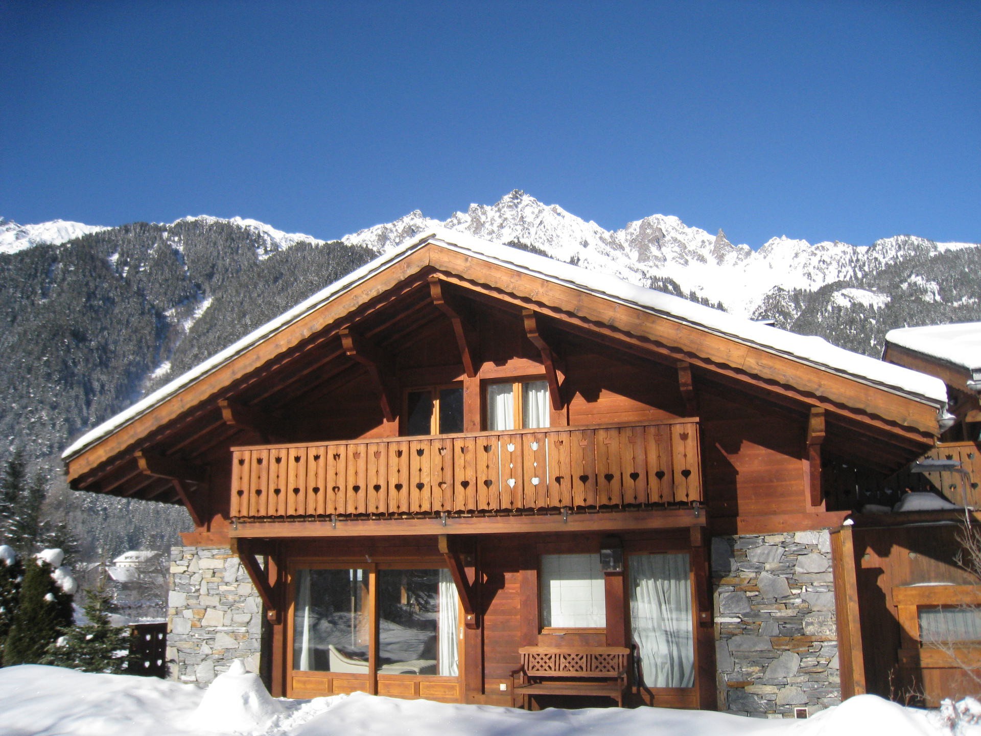 Chamonix Luxury Rental Chalet Collinsite Exterior 2