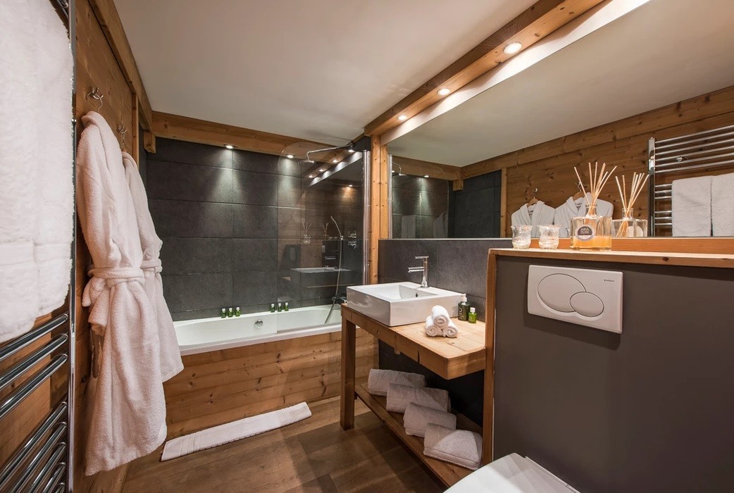 Chamonix Luxury Rental Chalet Coquelois Bathroom