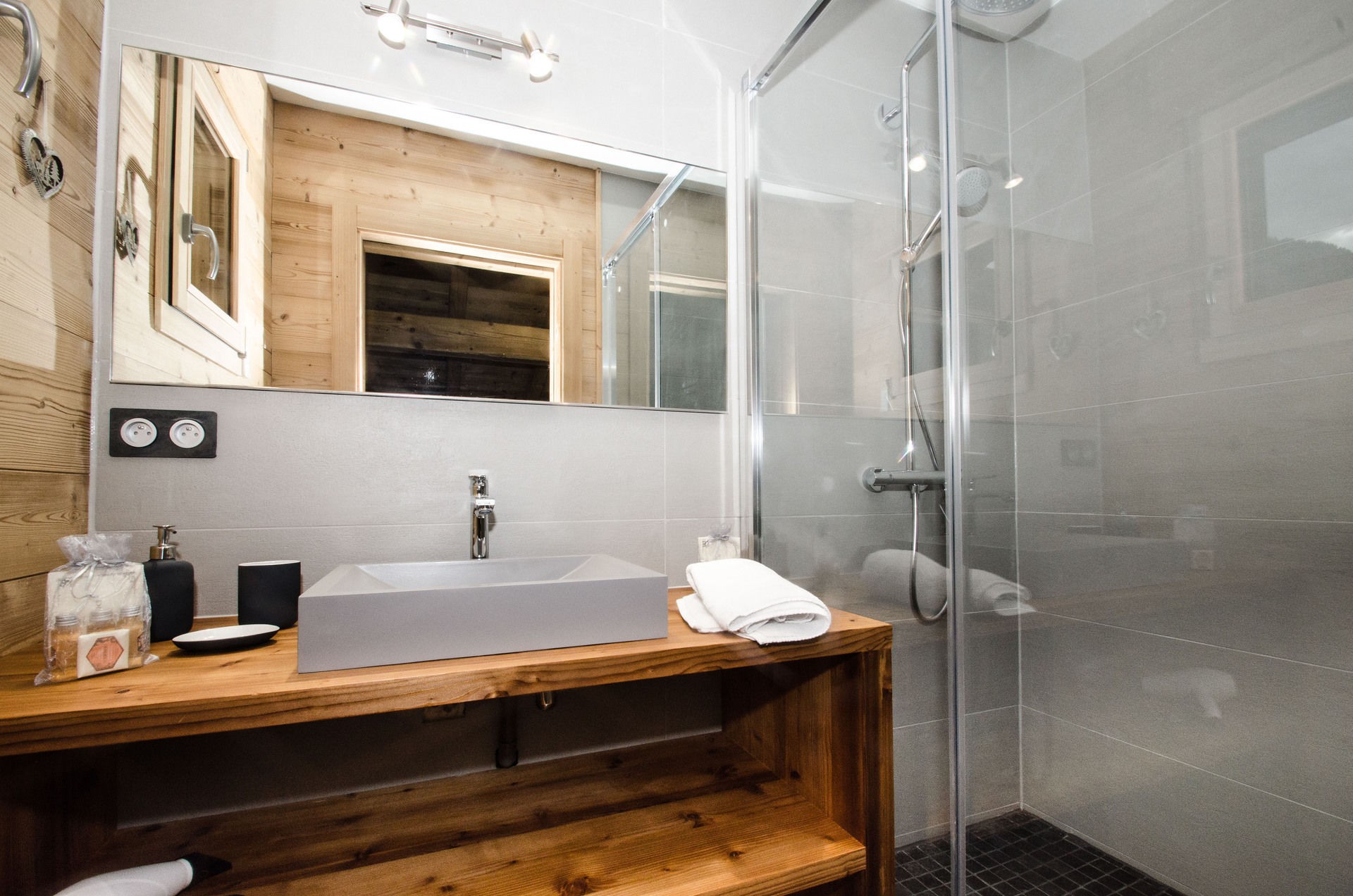 Chamonix Luxury Rental Chalet Cristy Shower Room