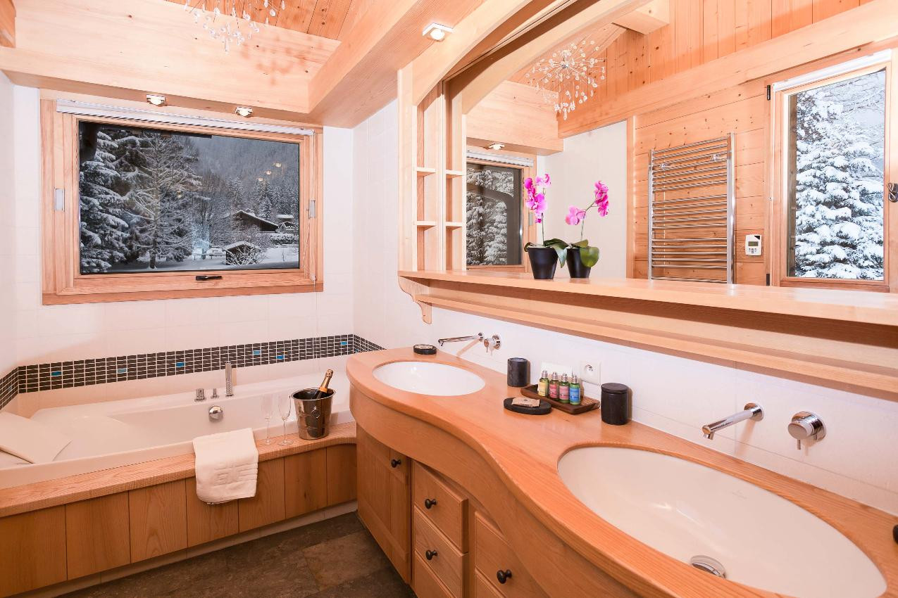 Chamonix Location Chalet Luxe Defernite Baignoire 