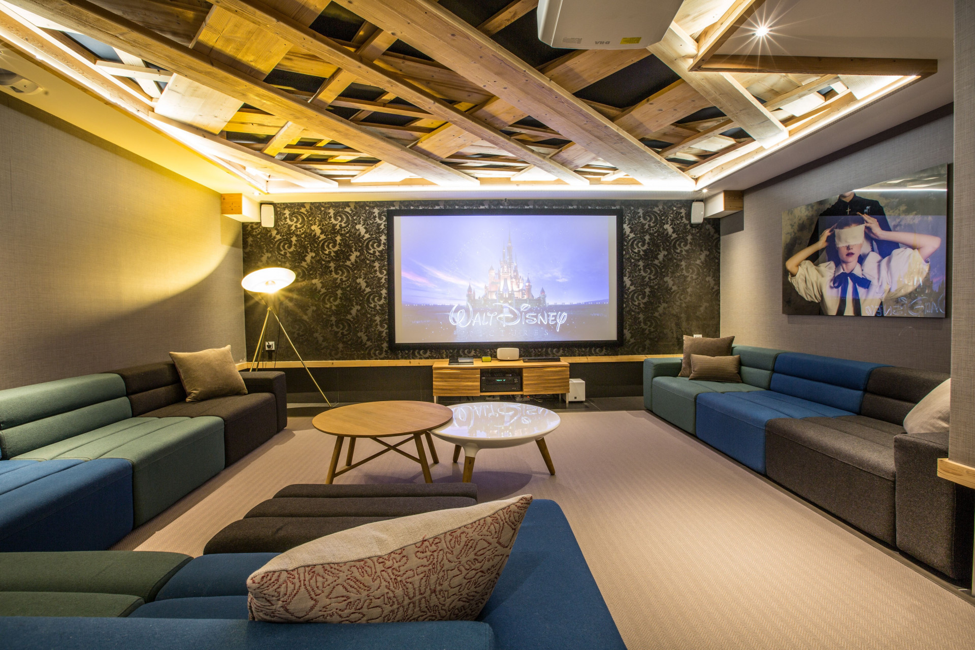 Chamonix Location Chalet Luxe Pitch Agate Cinéma 