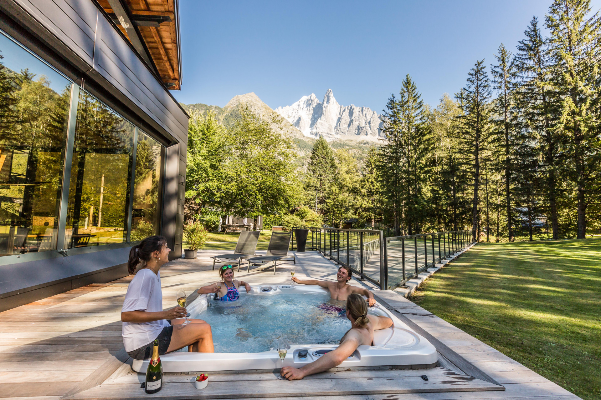 Chamonix Location Chalet Luxe Pitch Agate Jacuzzi 