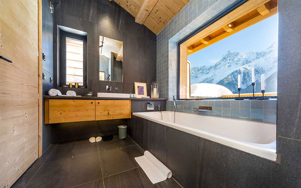 Chamonix Location Chalet Luxe Saphira Baignoire 