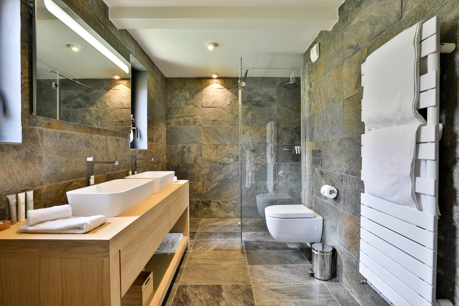 Chamonix Mont Blanc Rental Chalet Luxury Paradamete Bathroom 1