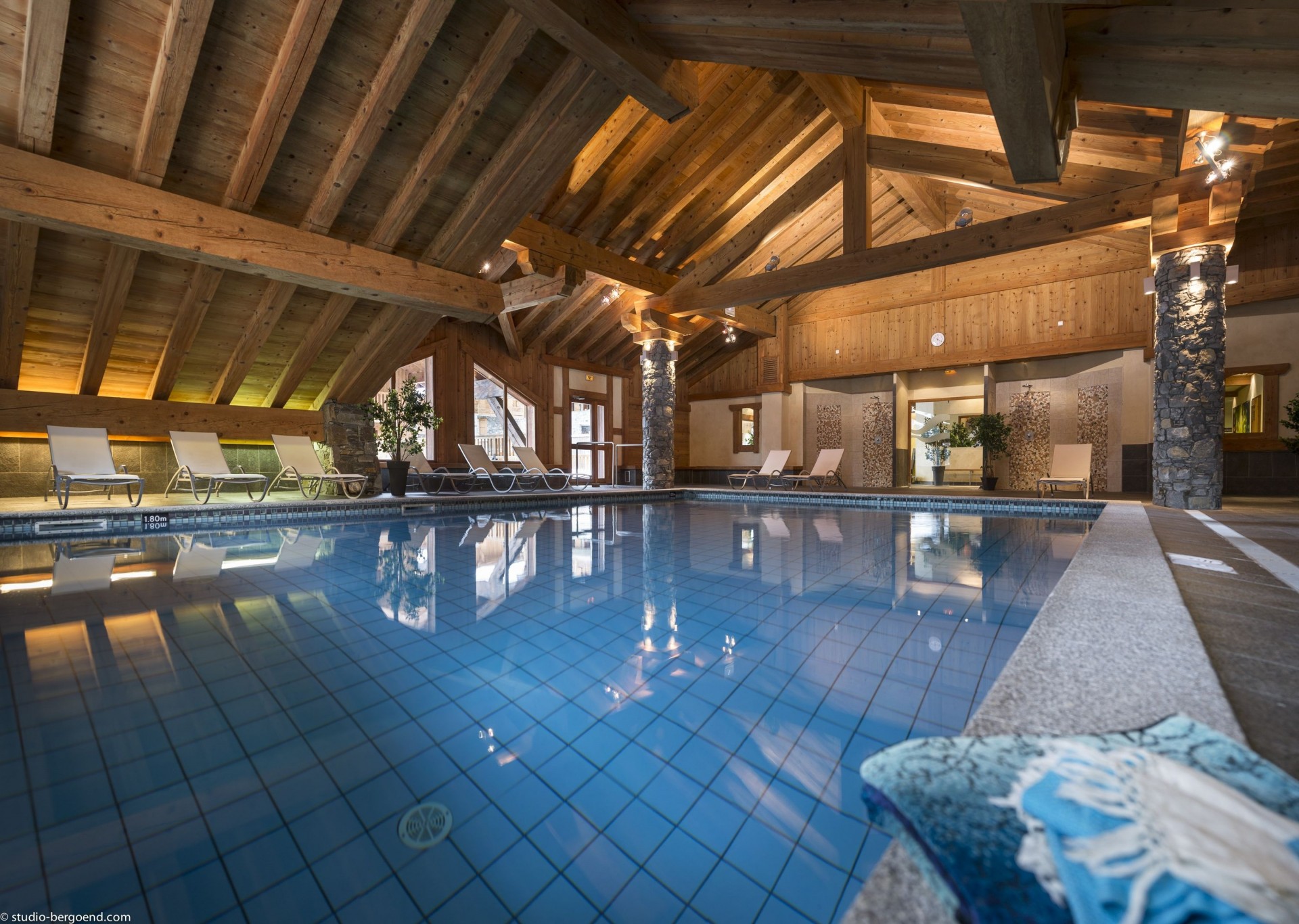 Champagny En Vanoise Location Appartement Luxe Chapmenice Piscine 1