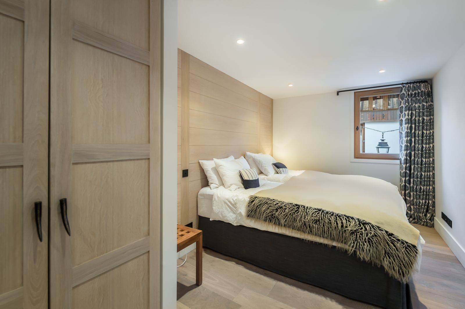Courchevel 1300 Luxury Rental Chalet Nibate Bedroom 2
