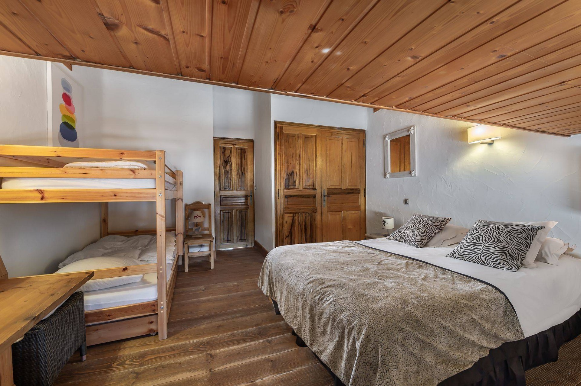 Courchevel 1300 Luxury Rental Chalet Nieruole Bedroom 4