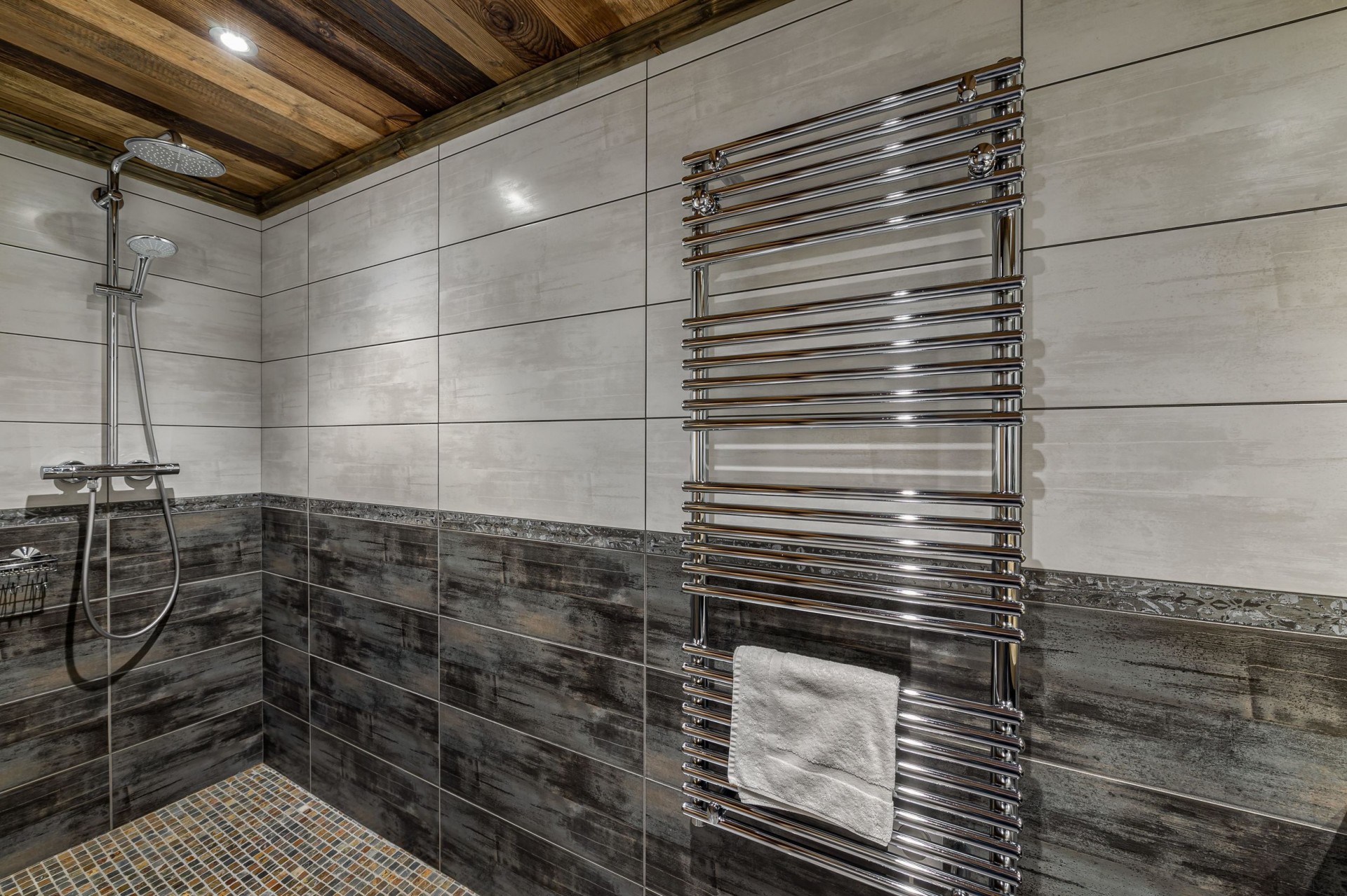 Courchevel 1300 Luxury Rental Chalet Noubate Bathroom 2