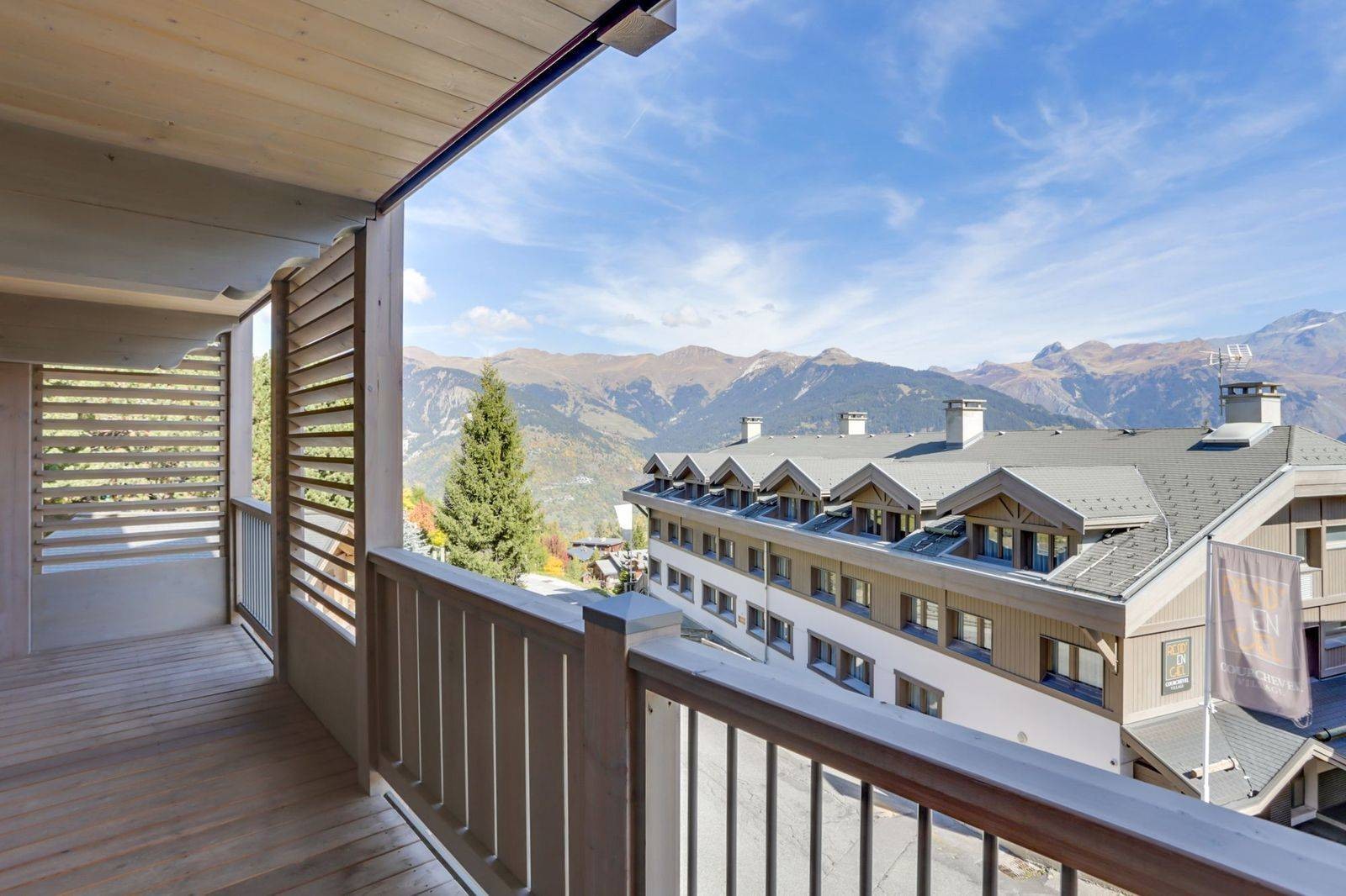 Courchevel 1550 Luxury Rental Appartment Telamite Balcony